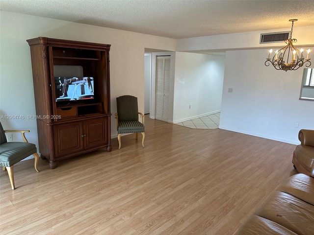 8415 SW 107th Ave 303W, Miami, FL 33173
