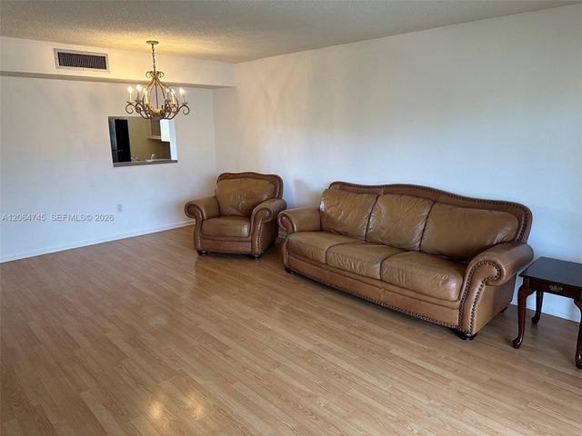 8415 SW 107th Ave 303W, Miami, FL 33173