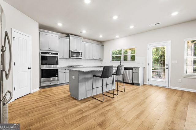 384 Traditions Lane, Hampton, GA 30228