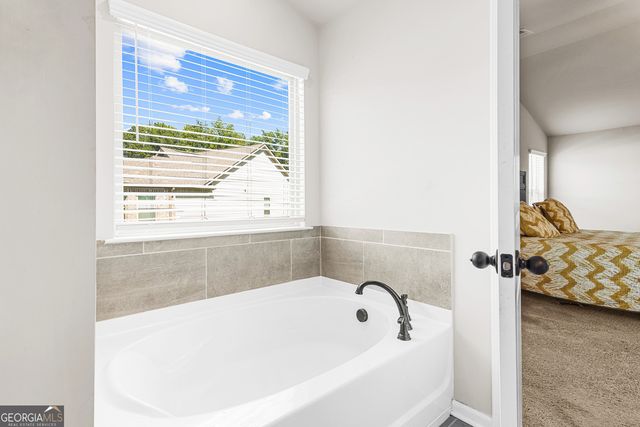 384 Traditions Lane, Hampton, GA 30228