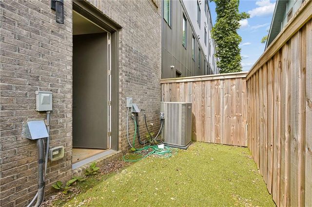 102 City View Court NE, Atlanta, GA 30308