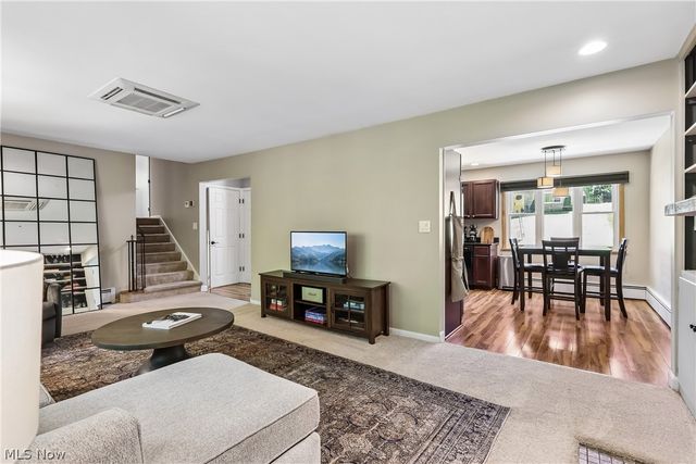 1593 Kingsley Avenue, Akron, OH 44313
