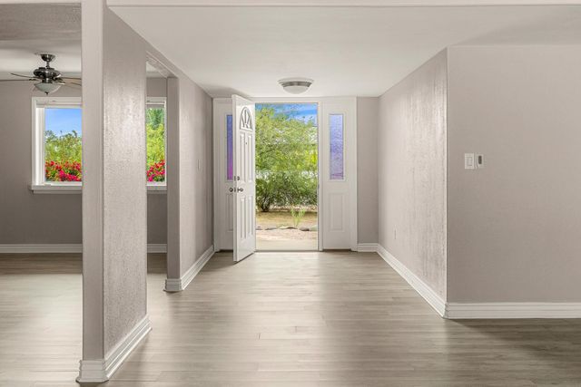 6724 N 58th Place, Paradise Valley, AZ 85253