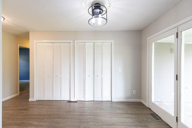 622 MEADOWBROOK CIR, Moberly, MO 65270