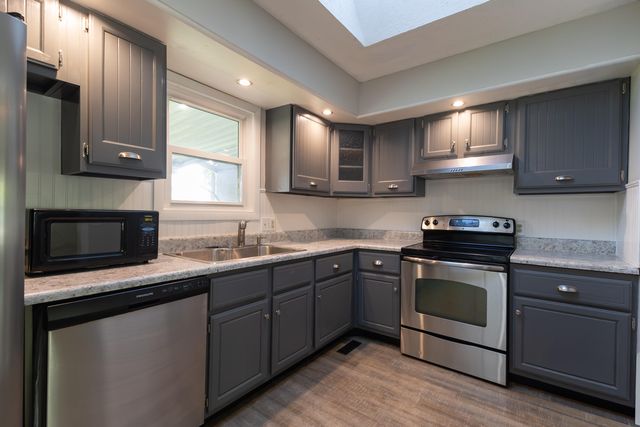 622 MEADOWBROOK CIR, Moberly, MO 65270