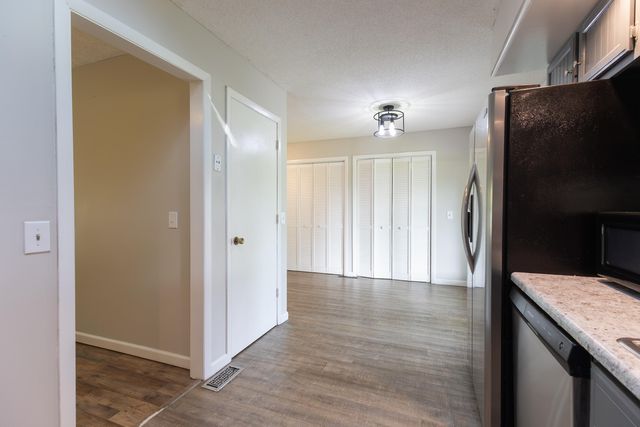 622 MEADOWBROOK CIR, Moberly, MO 65270