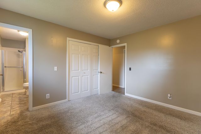 622 MEADOWBROOK CIR, Moberly, MO 65270