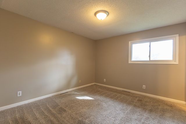 622 MEADOWBROOK CIR, Moberly, MO 65270