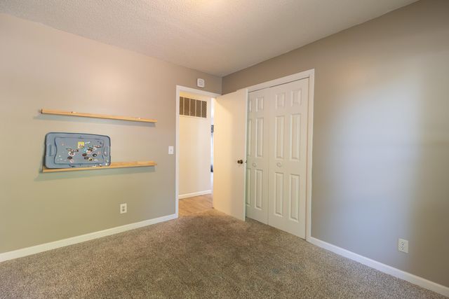 622 MEADOWBROOK CIR, Moberly, MO 65270