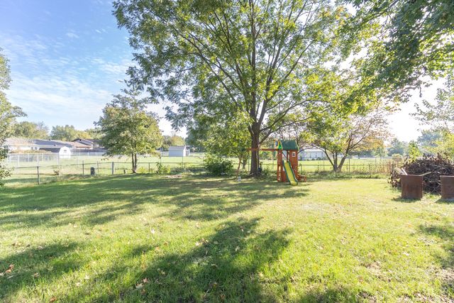 622 MEADOWBROOK CIR, Moberly, MO 65270