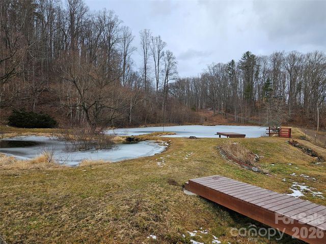 000 Slippery Rock Lane, Waynesville, NC 28785