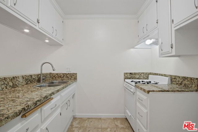 3320 Redondo Beach Boulevard, Torrance, CA 90504