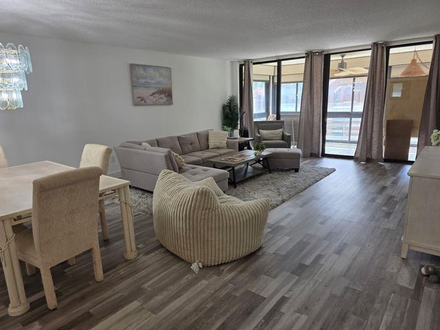 11142 Green Lake Drive 202, Boynton Beach, FL 33437