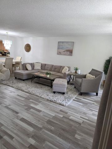 11142 Green Lake Drive 202, Boynton Beach, FL 33437