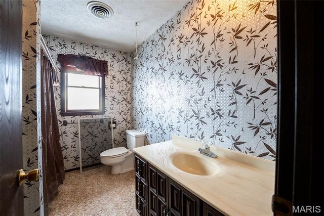 530 Joseph Street, Carlyle, IL 62231