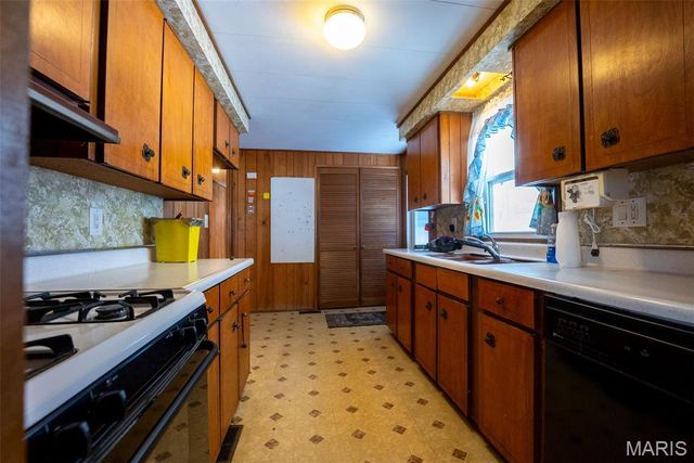 530 Joseph Street, Carlyle, IL 62231