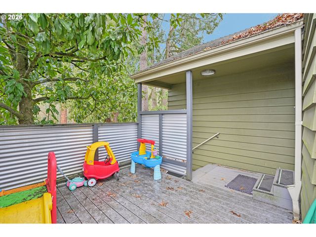 11085 Sw POLSKY Rd, Beaverton, OR 97005