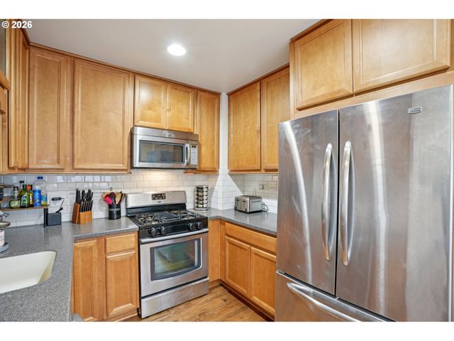 11085 Sw POLSKY Rd, Beaverton, OR 97005