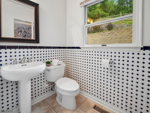 610 River Rd, Chatham Twp., NJ 07928