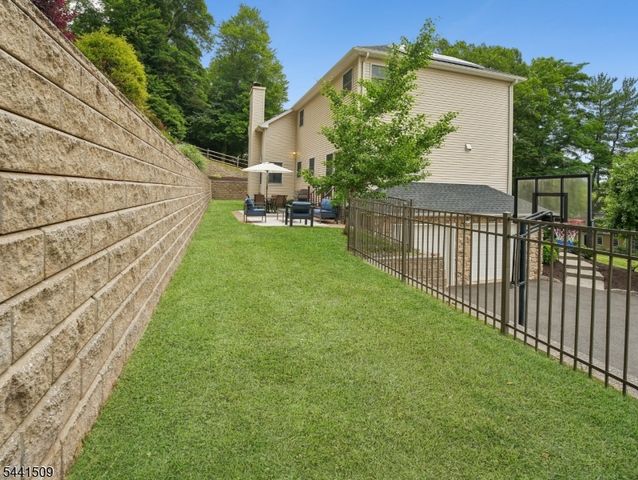 610 River Rd, Chatham Twp., NJ 07928