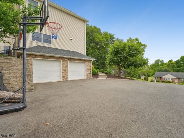 610 River Rd, Chatham Twp., NJ 07928