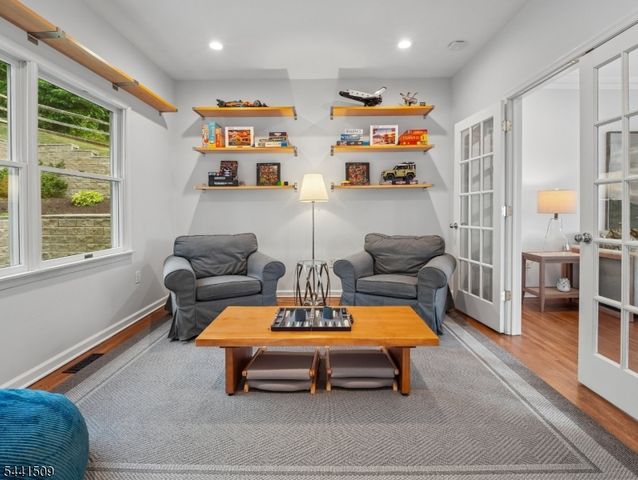 610 River Rd, Chatham Twp., NJ 07928