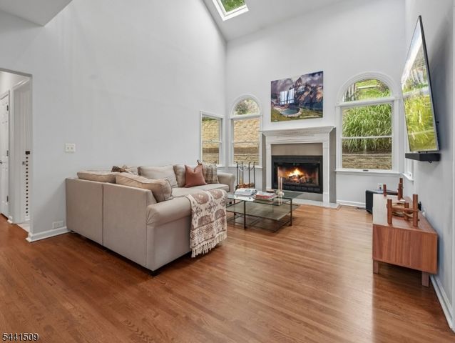 610 River Rd, Chatham Twp., NJ 07928