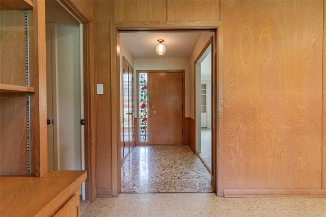 122 Blossom Street, Lake Jackson, TX 77566