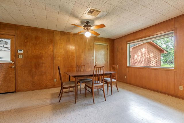 122 Blossom Street, Lake Jackson, TX 77566