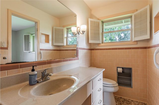 122 Blossom Street, Lake Jackson, TX 77566