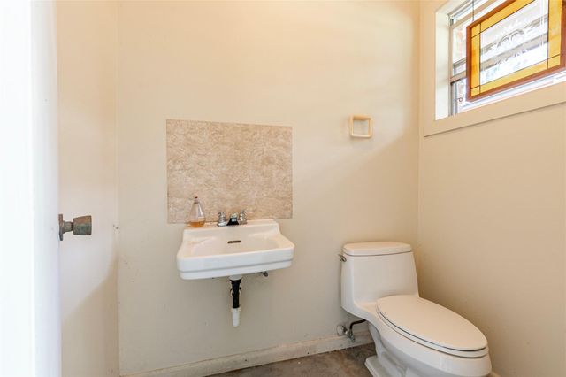 122 Blossom Street, Lake Jackson, TX 77566