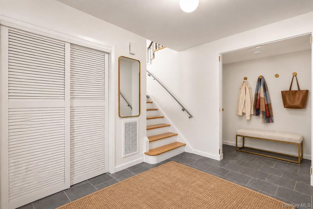 69 Pietro Drive, Yonkers, NY 10710 — photo 4