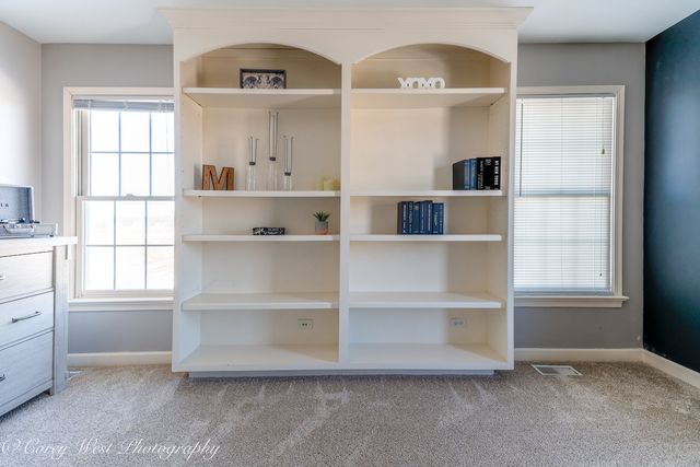 801 Citizen Avenue, Elburn, IL 60119