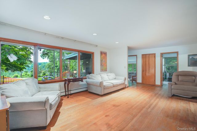 142 Westchester Avenue, Buchanan, NY 10511