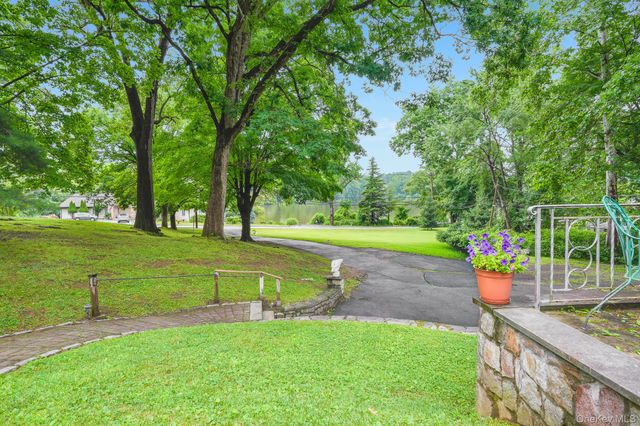 142 Westchester Avenue, Buchanan, NY 10511