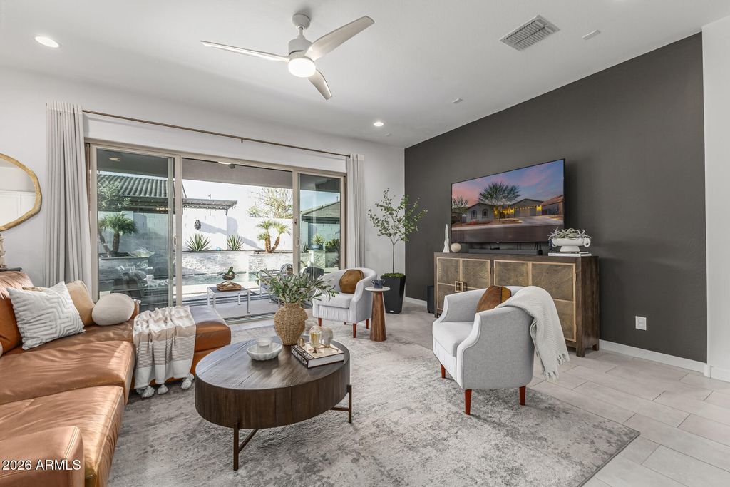 Image 10 of property listing at 19628 W FLOWER Street, Buckeye, AZ 85396