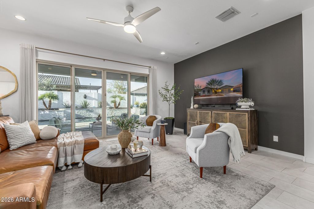 Image 11 of property listing at 19628 W FLOWER Street, Buckeye, AZ 85396