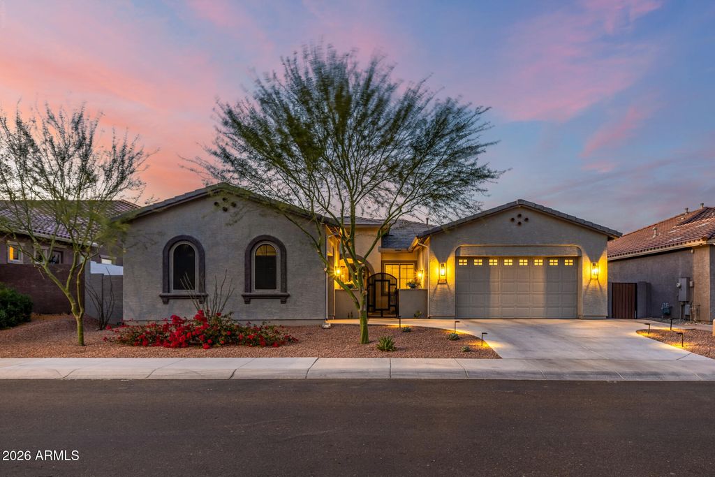 Image 4 of property listing at 19628 W FLOWER Street, Buckeye, AZ 85396