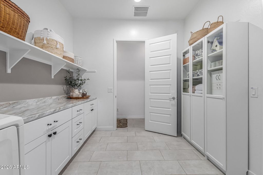 Image 41 of property listing at 19628 W FLOWER Street, Buckeye, AZ 85396