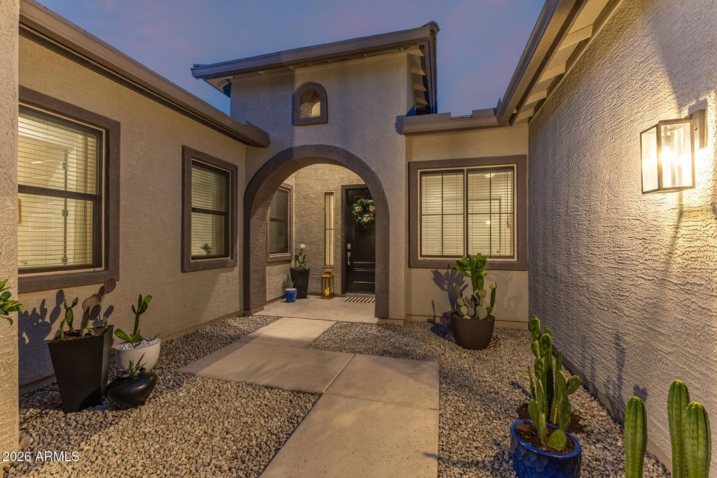 Image 7 of property listing at 19628 W FLOWER Street, Buckeye, AZ 85396