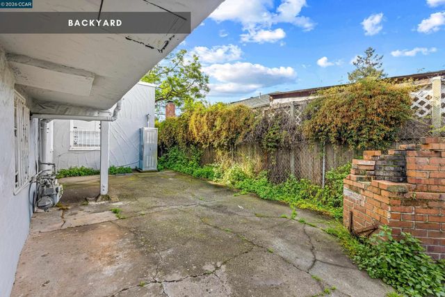 2353 82nd Ave, Oakland, CA 94605