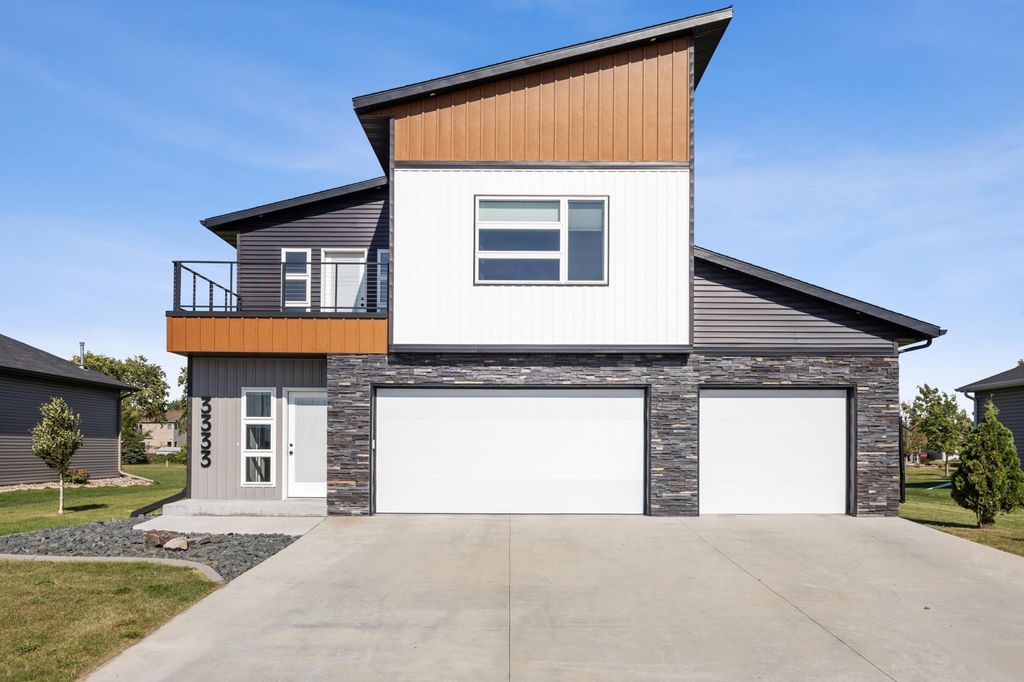 3333 47th Avenue S, Fargo, ND 58104