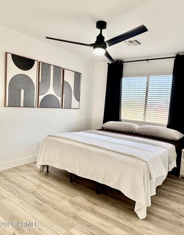 8609 W VOGEL Avenue, Peoria, AZ 85345