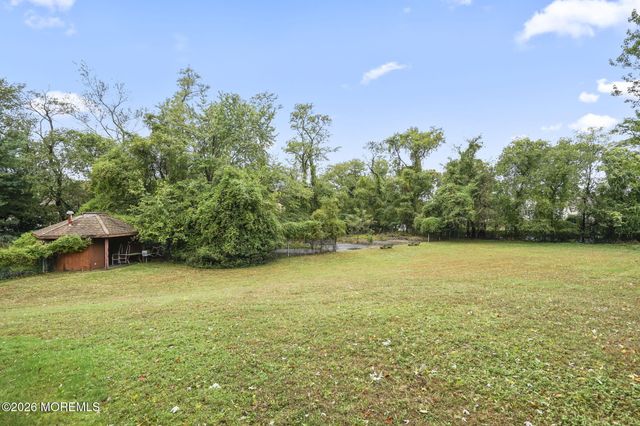 10 Weston Way, West Long Branch, NJ 07764