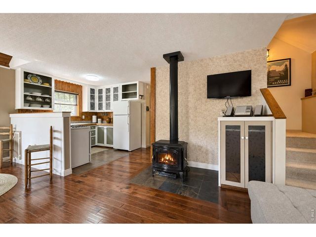 745 Hickory Dr, Lyons, CO 80540
