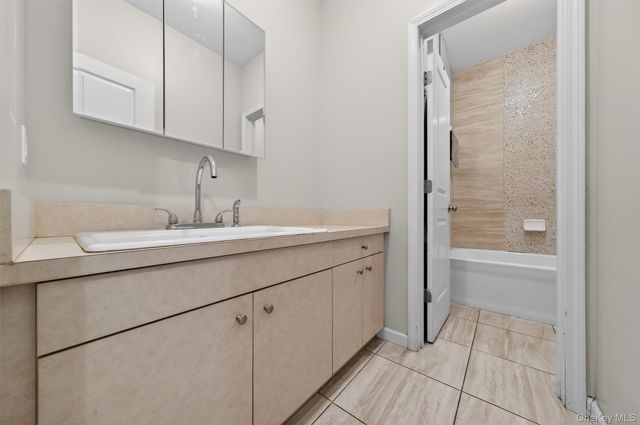 2 Kerestier Court 301, Monroe, NY 10950