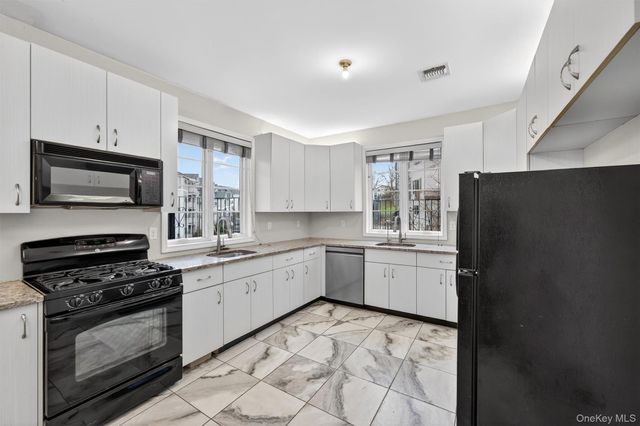 2 Kerestier Court 301, Monroe, NY 10950