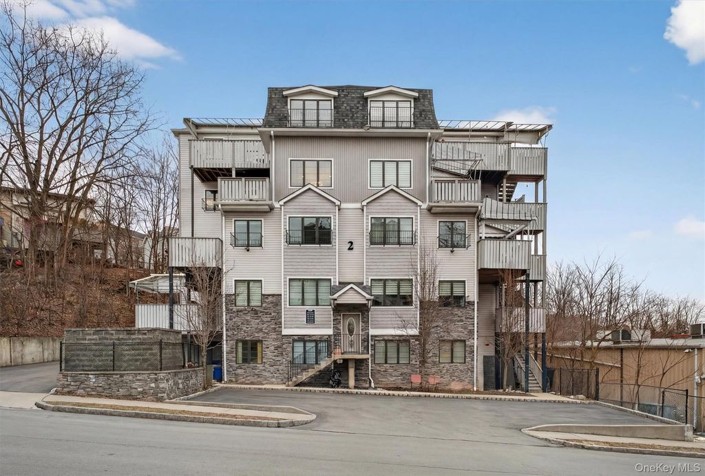 2 Kerestier Court 301, Monroe, NY 10950