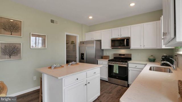 519 MERMAID DR, Barnegat, NJ 08005