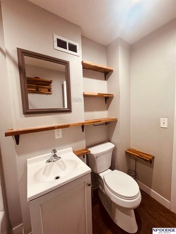 2513 I Street, Omaha, NE 68107